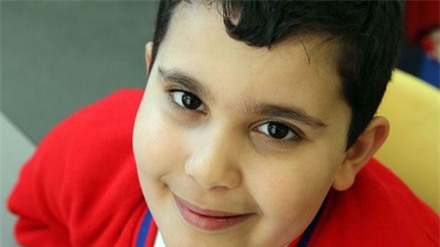 Cậu bé thần đồng Sherwyn Sarabi