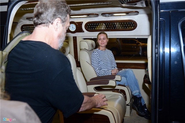 Dàn sao 'King Kong' đặt chân tới Nội Bài