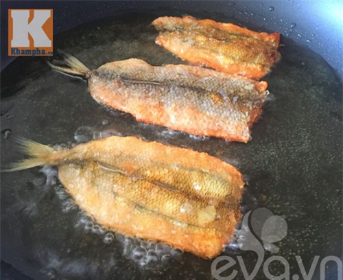 rán cá, không bắn dầu, cách pha nước chấm