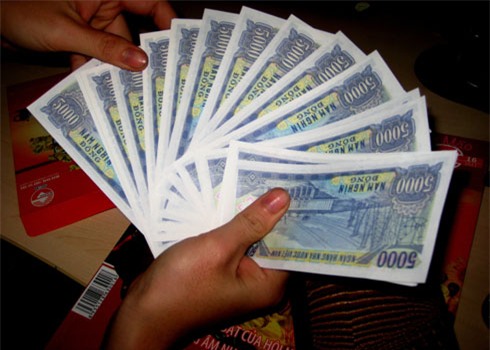 lì xì đầu năm, câu chuyện lì xì đầu năm, tiền mừng tuổi, mừng tuổi đầu năm