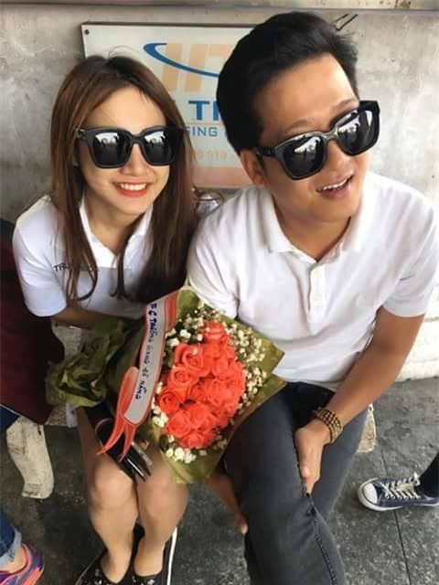 Trường Giang và Nhã Phương ở sân bay 3