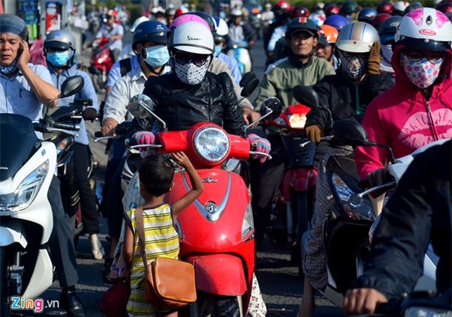 Người ăn xin tràn lan đường phố Sài Gòn