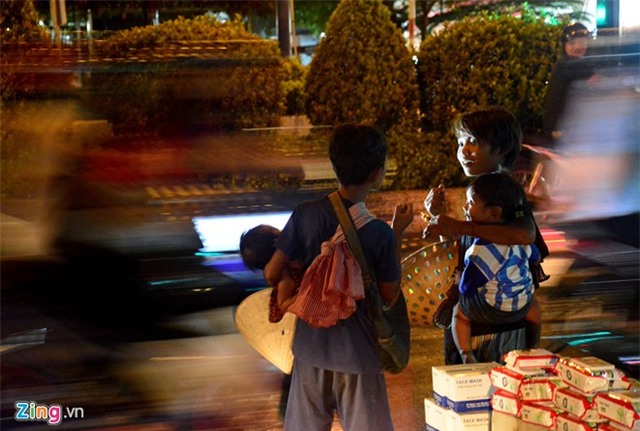 Người ăn xin tràn lan đường phố Sài Gòn