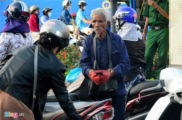 Người ăn xin tràn lan đường phố Sài Gòn