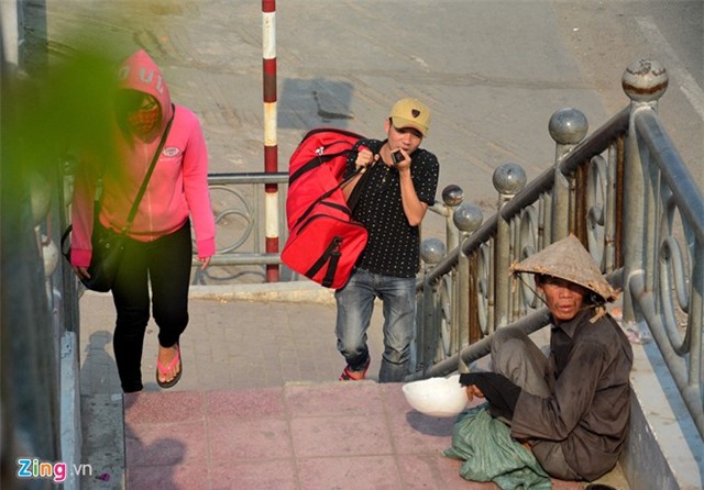 Người ăn xin tràn lan đường phố Sài Gòn