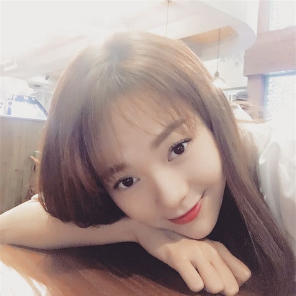 Tóc mái lưa thưa của sao Việt