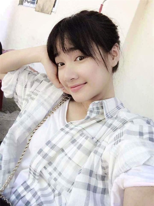 Tóc mái lưa thưa của sao Việt