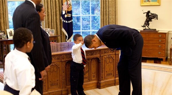 Ảnh Obama và những đứa trẻ gây sốt mạng Twitter - Ảnh 3.