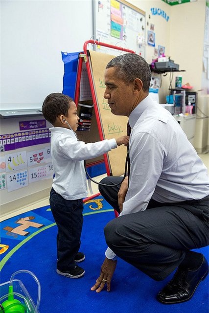 Ảnh Obama và những đứa trẻ gây sốt mạng Twitter - Ảnh 4.