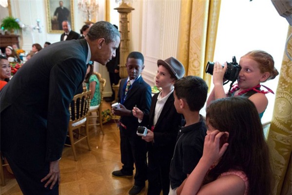 Ảnh Obama và những đứa trẻ gây sốt mạng Twitter - Ảnh 5.