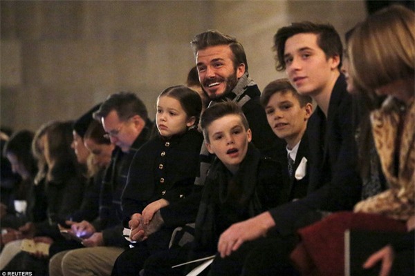 Beckham làm vệ sỹ riêng cho Harper Seven - Ảnh 7.