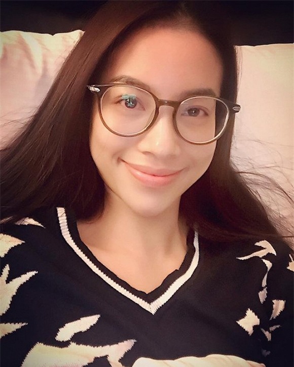 Gỡ bỏ son phấn của 5 hoa hậu trẻ hot nhất hiện nay