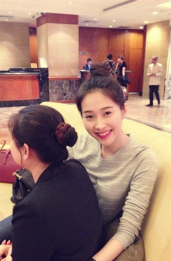 Gỡ bỏ son phấn của 5 hoa hậu trẻ hot nhất hiện nay