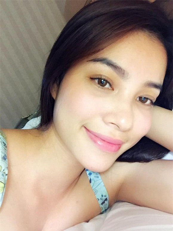 Gỡ bỏ son phấn của 5 hoa hậu trẻ hot nhất hiện nay