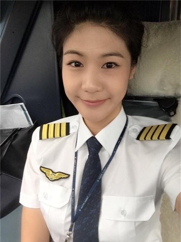 Hình ảnh: Nữ cơ trưởng của Vietnam Airlines sở hữu nhan sắc 'vạn người mê' số 3