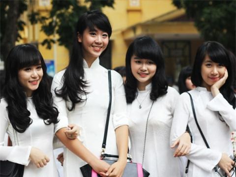 Hoc sinhnhuom toc, to son: Di hoc cu nhu di bar...