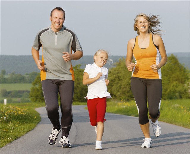 8 thoi quen bo me nao cung nen lam guong cho con