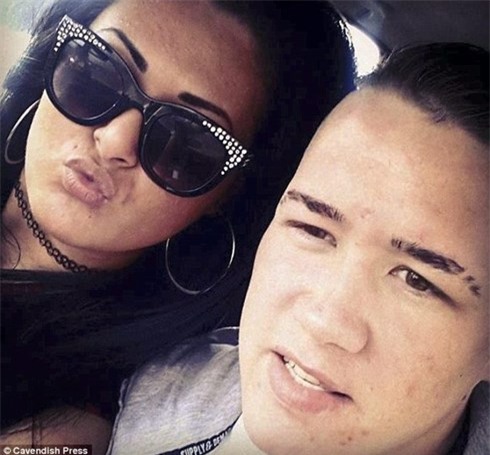 nghien facebook, nam thanh nien bi ban gai dam chet hinh 0