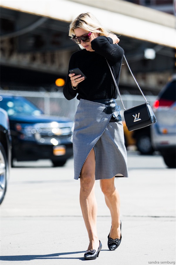 cách đeo túi xách