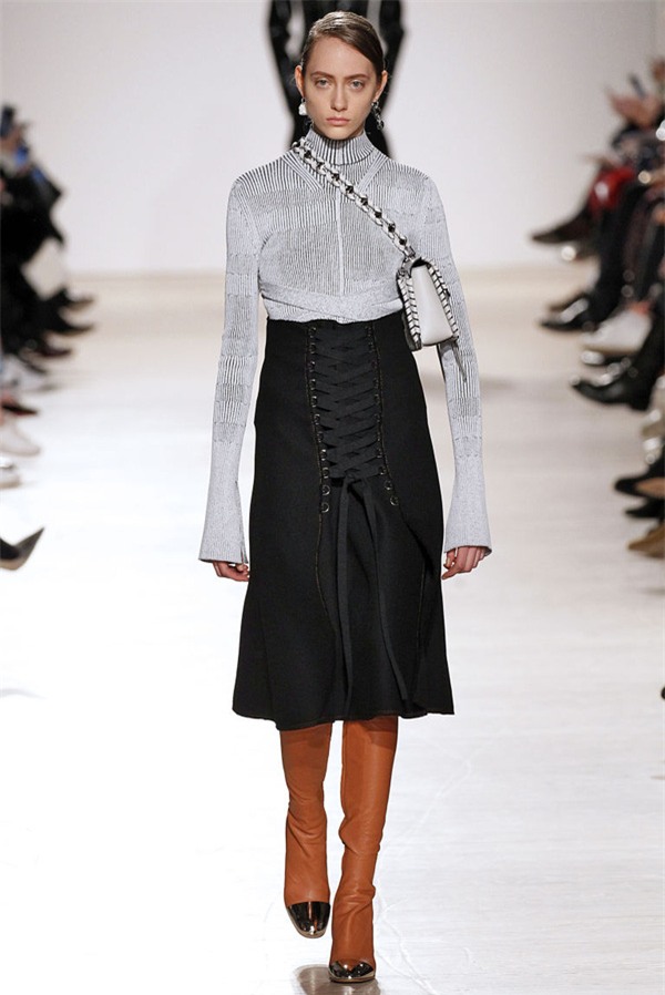 cách đeo túi xách