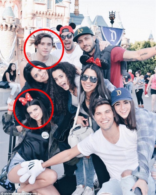 Brooklyn Beckham bí mật hẹn hò bạn gái tin đồn Sonia Ben Ammar - Ảnh 1.