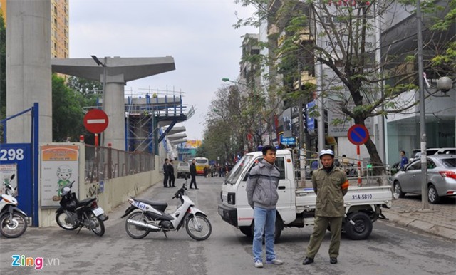 Người phụ nữ bị xe buýt cán tử vong giữa phố