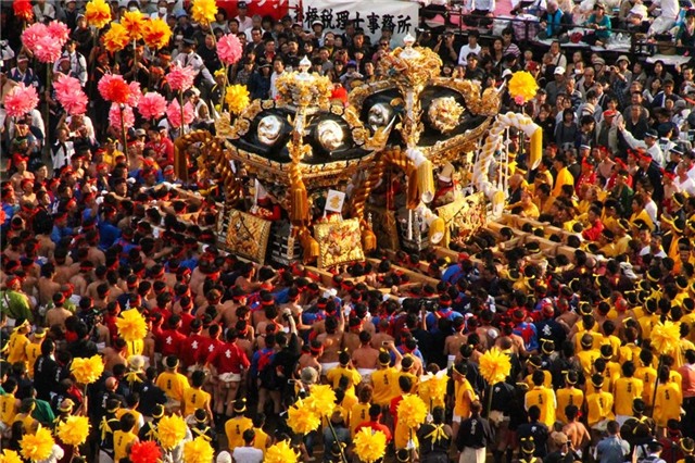 Những lễ hội chen lấn, đánh nhau trên thế giới