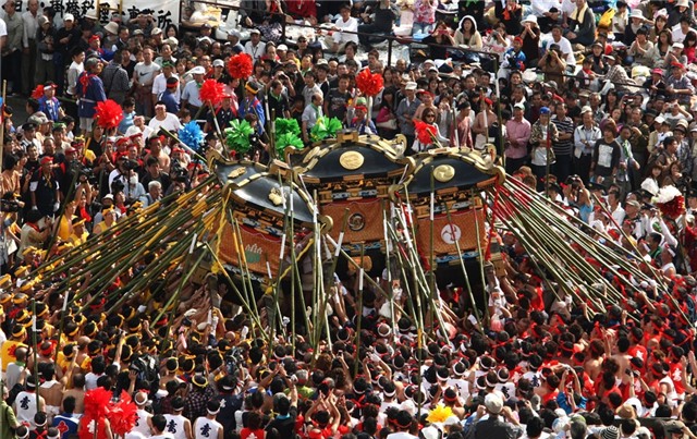 Những lễ hội chen lấn, đánh nhau trên thế giới