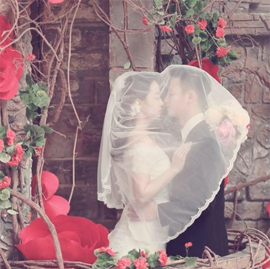 Hoa khôi wushu Thùy Linh xúc động nói về mẹ trước khi lên xe hoa - Ảnh 1.