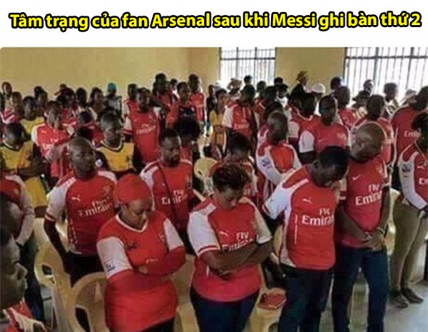 Arsenal bị troll nhiệt tình sau trận thua Barcelona - Ảnh 2.