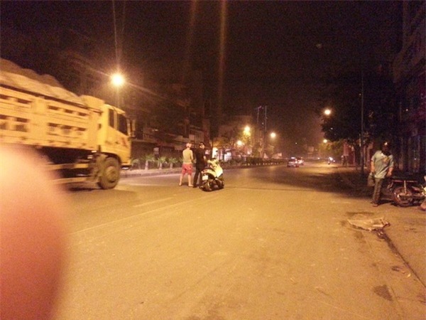 tiểu bậy, tè bậy, đi vệ sinh trên phố