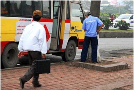 tiểu bậy, tè bậy, đi vệ sinh trên phố