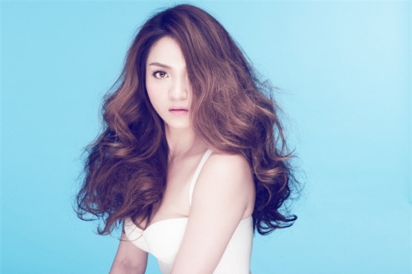 thuy-top-ban-nude-khoe-ve-goi-cam-blogtamsuvn02