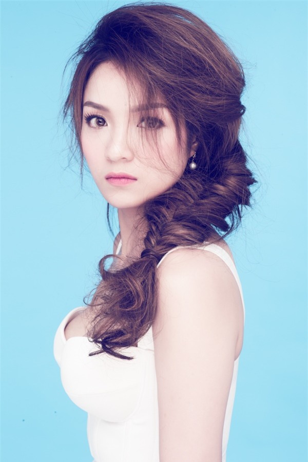 thuy-top-ban-nude-khoe-ve-goi-cam-blogtamsuvn04