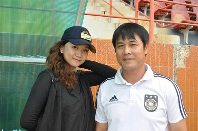 bóng hồng vây quanh Hữu Thắng, HLV trưởng ĐTVN, ca sĩ Phương Thanh, SLNA