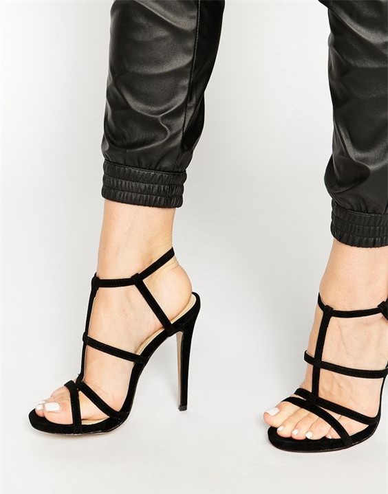 5 kiểu giày sáng giá nhất khiến phái đẹp khó lòng bỏ qua trong mùa xuân này