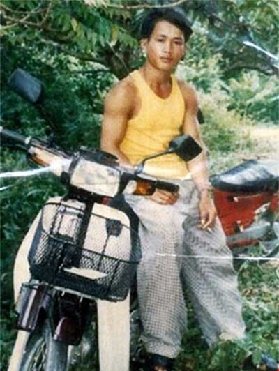 Nguyễn Thọ chụp ảnh trước thời điểm gây án năm 1998. (Ảnh tư liệu)