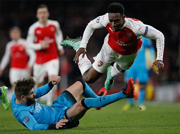 Pique trắng án vụ cố tình tẩy thẻ - Ảnh 2.