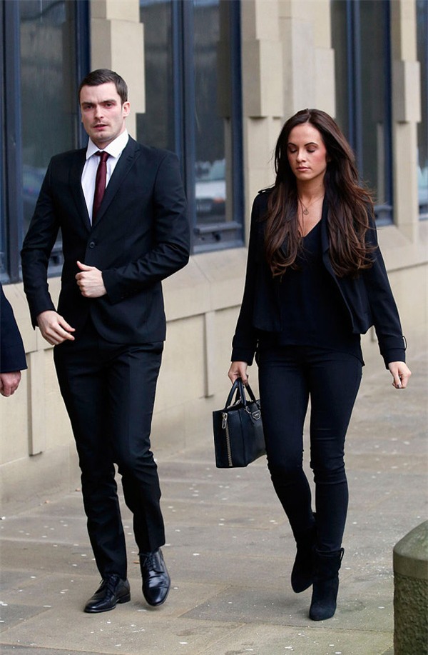 Adam Johnson bị bồ đá sau khi thừa nhận giao cấu với trẻ em - Ảnh 2.