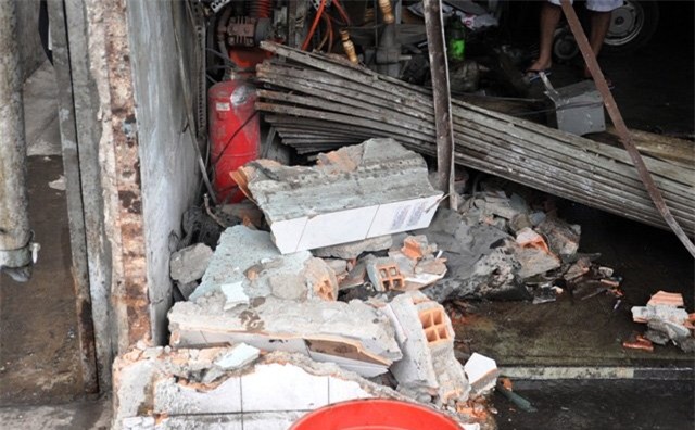 ngoi trong tiem, tho sua xe bi o to 