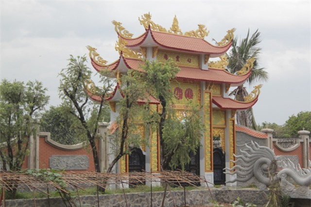 HOÀI LINH, NHÀ THỜ TỔ, XÂY DỰNG TRÁI PHÉP, XỬ PHẠT, QUẬN 9