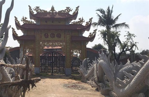 HOÀI LINH, NHÀ THỜ TỔ, XÂY DỰNG TRÁI PHÉP, XỬ PHẠT, QUẬN 9