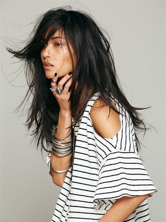 Xu hường hở vai