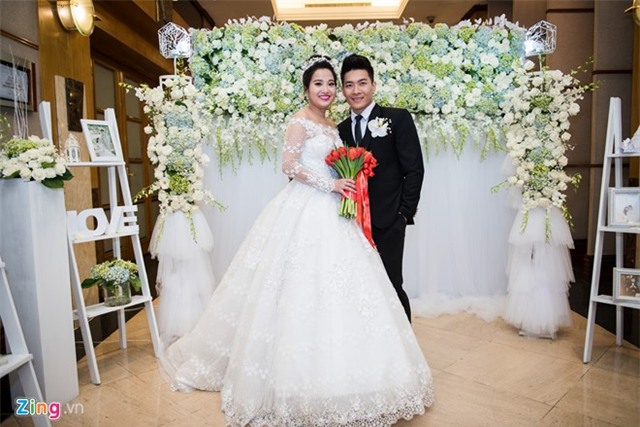 Lan Khuê và dàn MC dự tiệc cưới Hồng Phượng