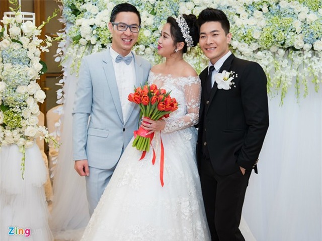 Lan Khuê và dàn MC dự tiệc cưới Hồng Phượng