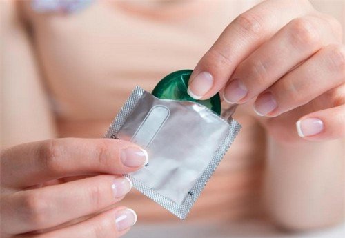 chan dong thong tin hoa chat tu bao cao su co the gay ung thu hinh anh 1