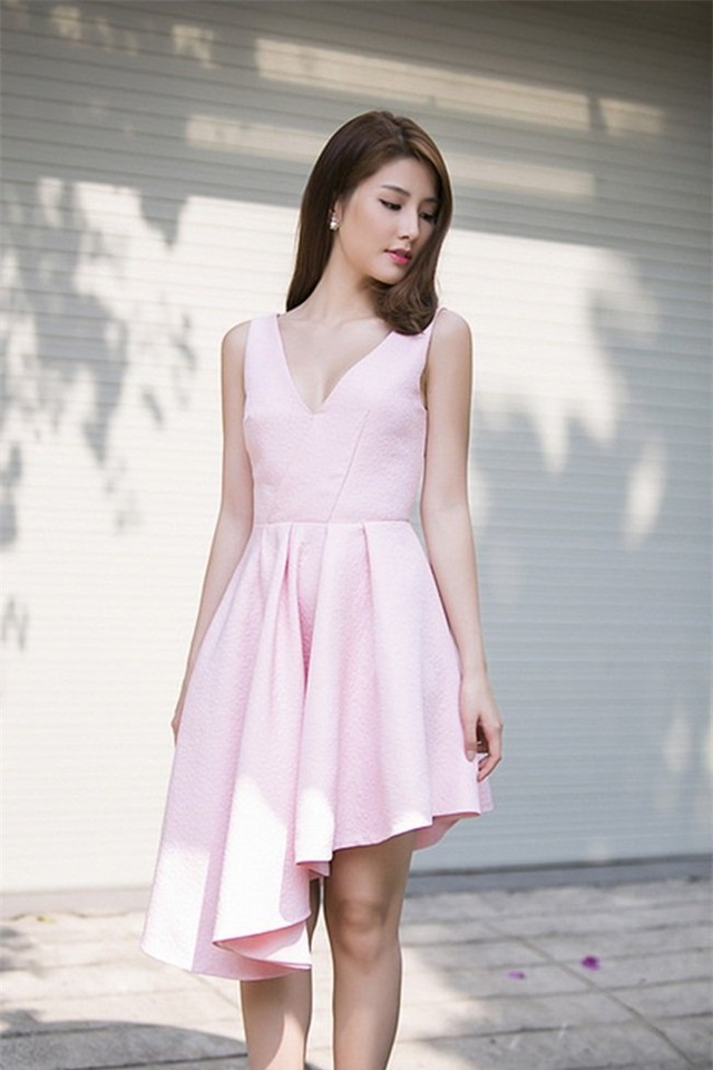 24 chiec vay hong thach anh goi cam cua my nhan viet hinh anh 8