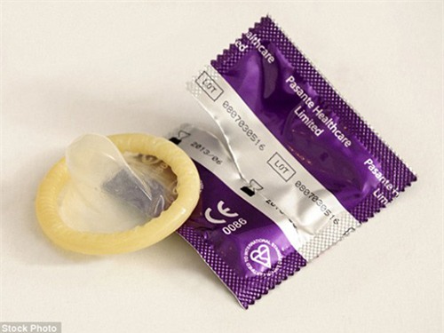 hoa chat trong bao cao su co the gay ung thu - 1