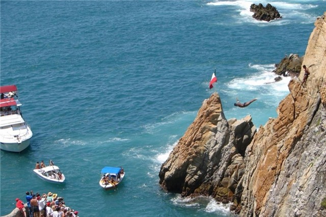 Những hoạt động du lịch mạo hiểm chết người trên thế giới