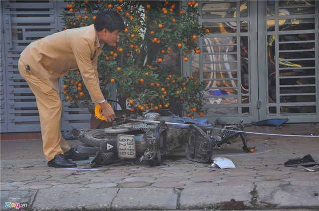 Hiện trường vụ xe Camry tông 3 người tử vong